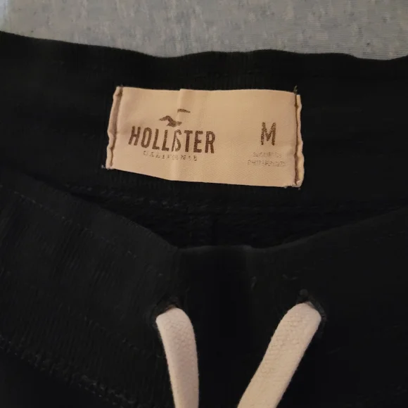 Shorts - Picture 2 of 3